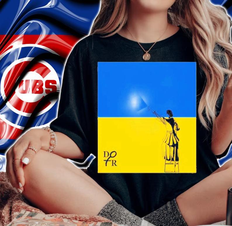 Dotrdotr Spray Paint Ukraine Volodymyr Zelensky T-Shirt t-shirt