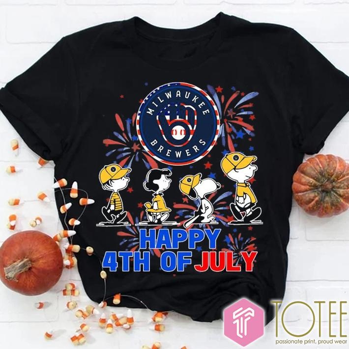 Peanuts Milwaukee Brewers Snoopy Charlie Brown Happy 4Th Of July Baseball T-shirt